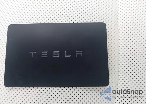 2025 Tesla Model 3 Long Range Rear-Wheel Drive z USA, uszkodzony, nr VIN 5YJ3E1EA4SF026451